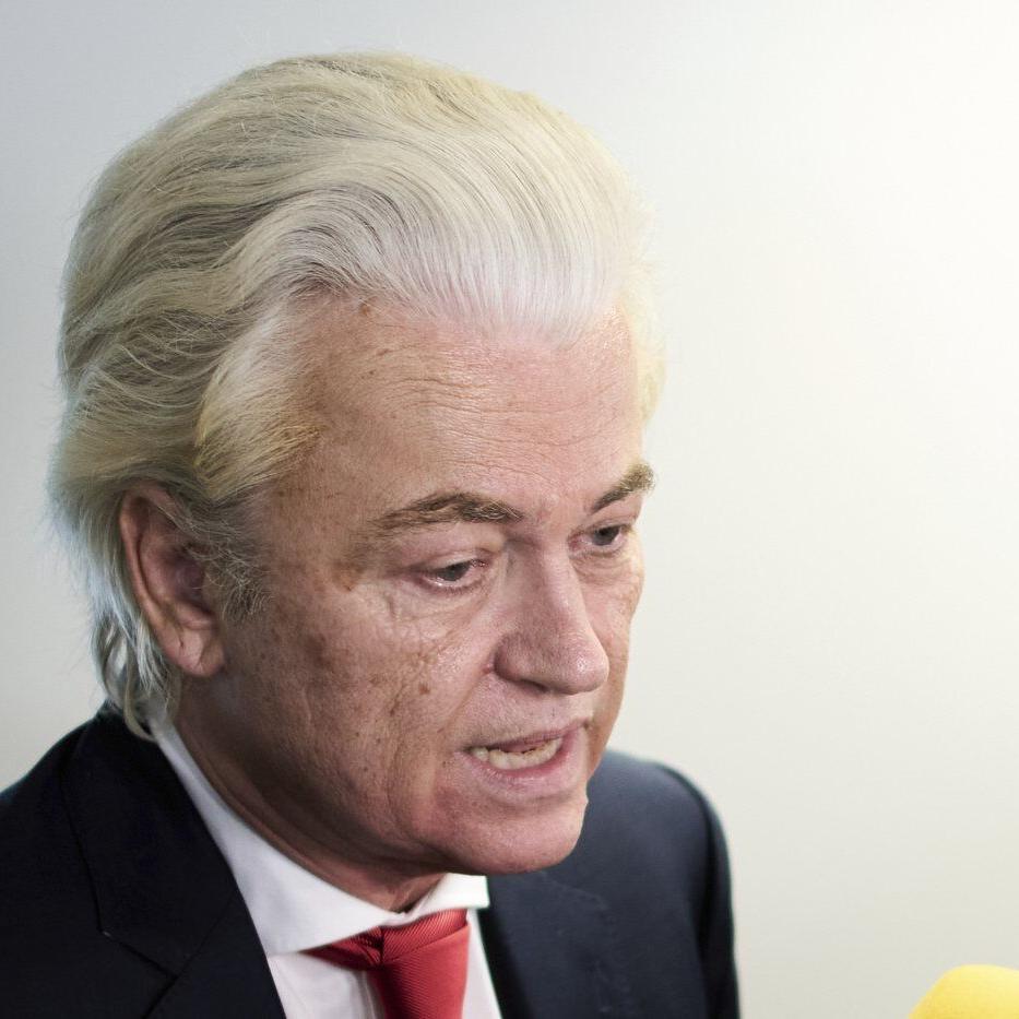 A bill setting new limits on asylum-seekers passes in the Dutch parliament